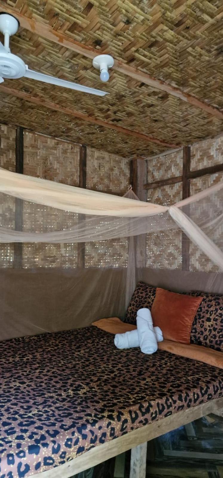 Khloe Serenity Guest House Batuan Exterior photo